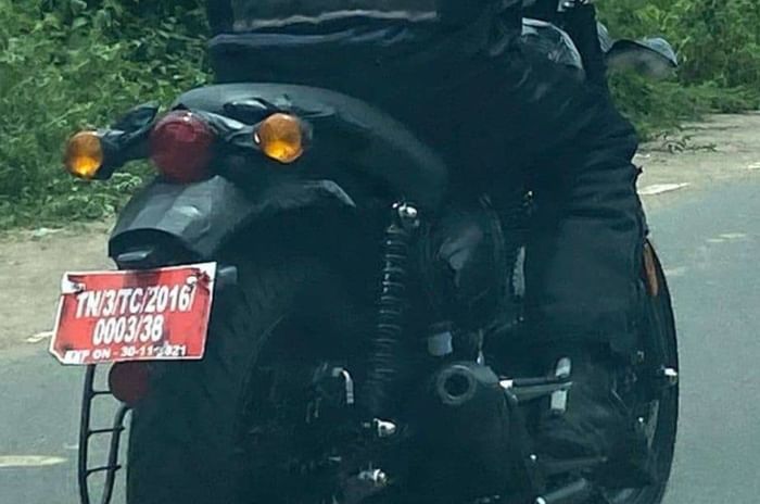 Muscular looking Royal Enfield 350cc street bike spied again