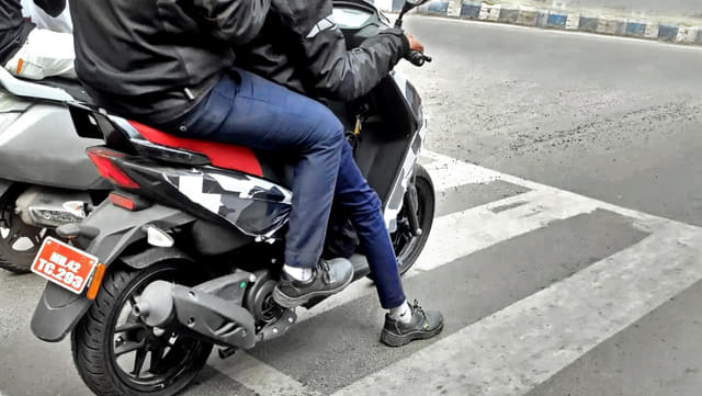 Aprilia SR 160 spied with digital instrumentation