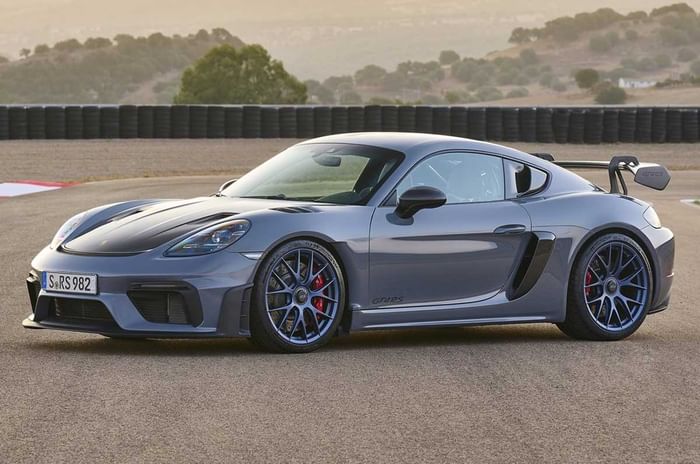 Porsche 718 Cayman GT4 RS revealed
