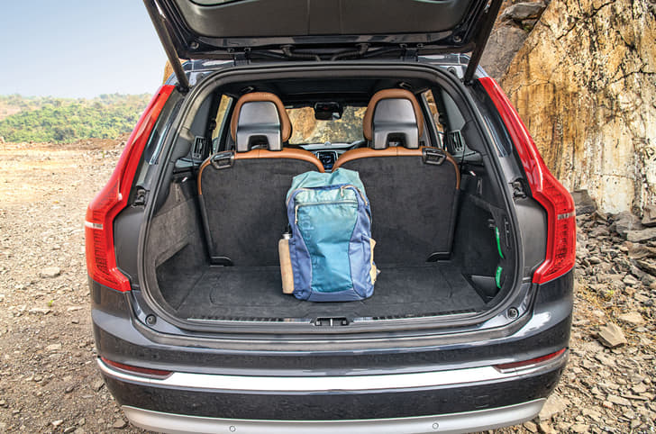 Volvo XC90 B6 boot