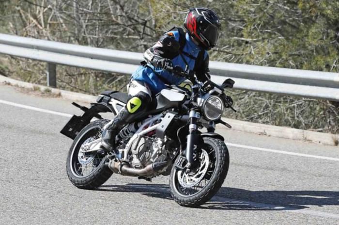Next-gen Husqvarna Svartpilen 401 spotted testing
