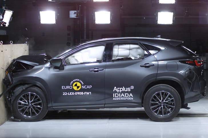 2022 Lexus NX crash test