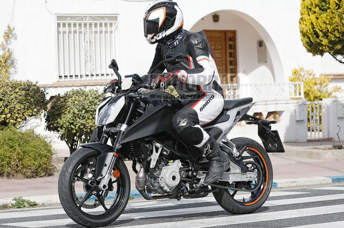 Next-gen KTM 125 Duke spotted testing
