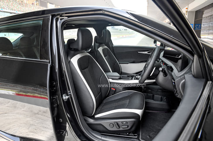 Kia EV6 front seats 