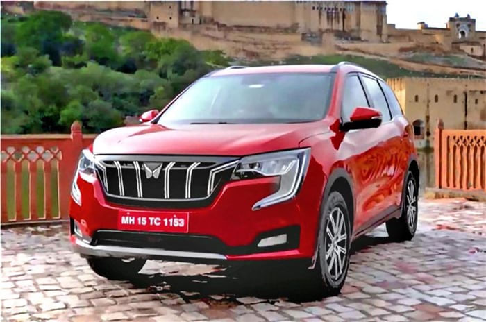 Mahindra XUV700 vs Tata Safari: which is the better three-row automatic SUV? Mahindra XUV700 front quarter