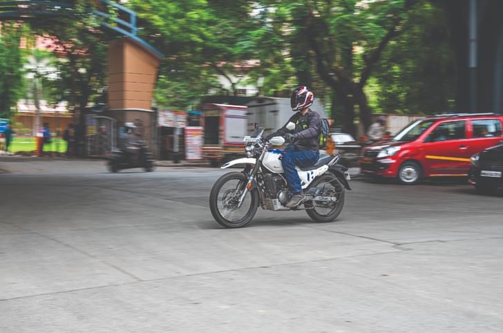 Hero XPulse 200 4V side profile image