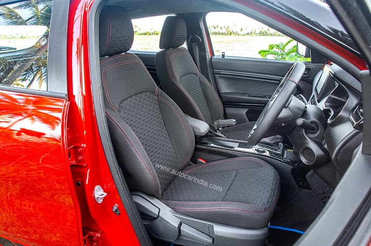 2022 Renault Kiger front seats