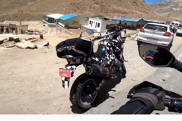 New Hero motorcycles spied testing in Ladakh