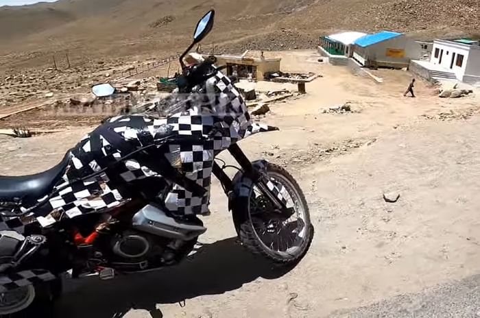 New Hero motorcycles spied testing in Ladakh