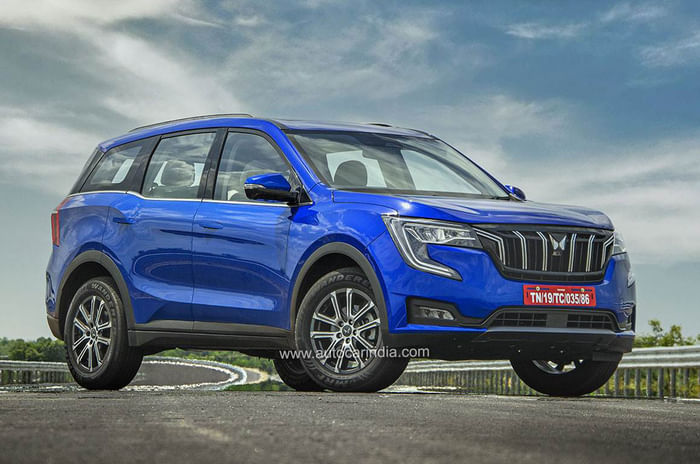 I find the Hyundai Tucson quite expensive, should I buy the Mahindra XUV700 instead? Mahindra XUV700 Hyundai Tucson