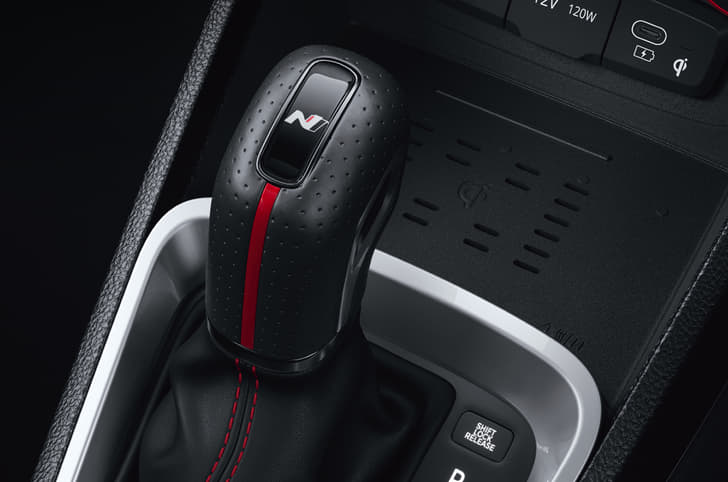 2022 Hyundai Venue N Line gear lever