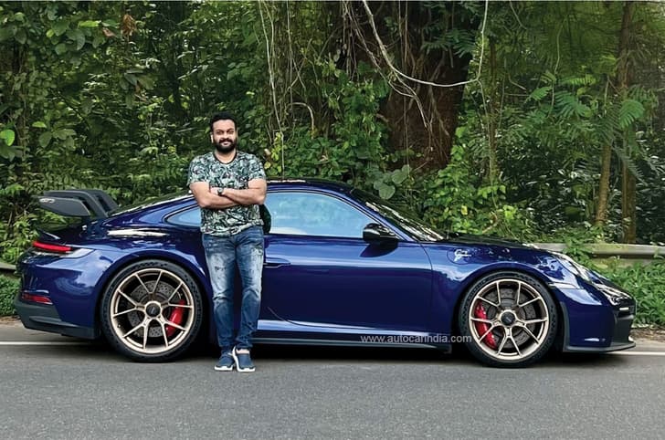 2022 Porsche 911 (992) GT3 side.