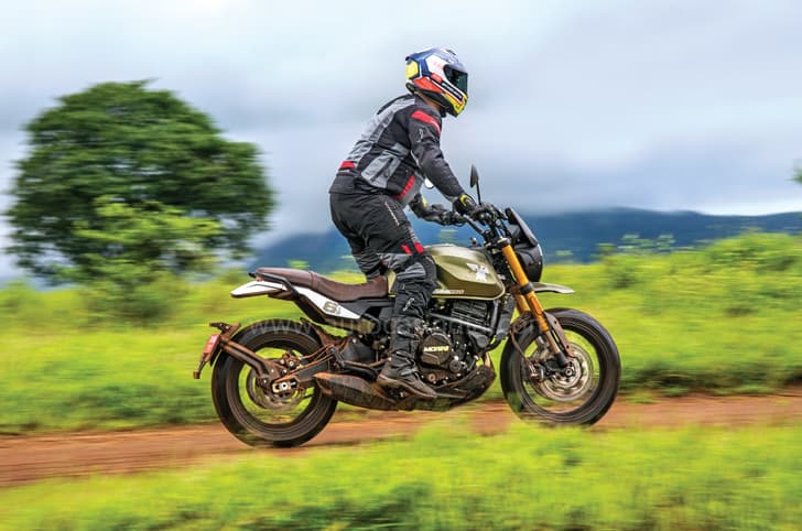 Moto Morini Seiemmezzo Scrambler and Retro Street review.