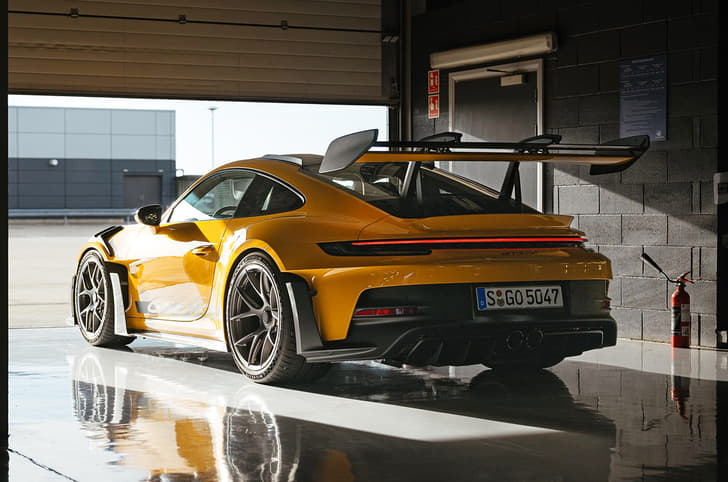 Porsche 911 GT3 RS rear quarter