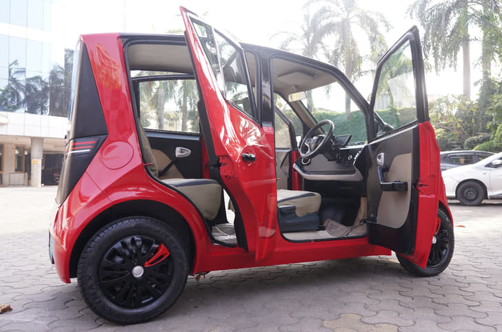 PMV Eas-E EV microcar profile doors