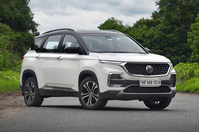 MG Hector or Mahindra XUV700: which is the more comfortable SUV? MG Hector front quarter