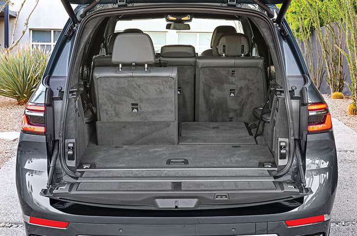 2022 BMW X7 facelift boot