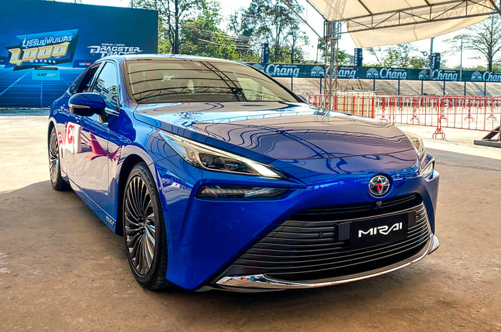 Toyota Mirai front quarter