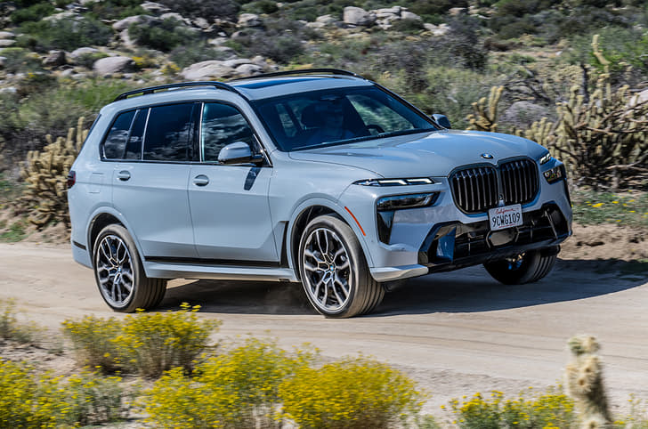 BMW X7 facelift launched at Rs 1.22 crore