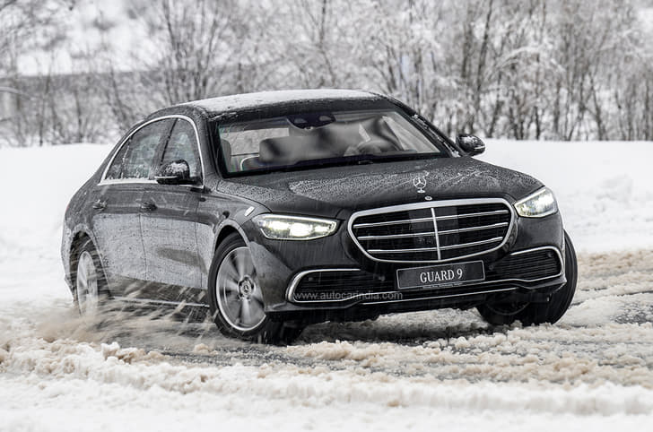 Mercedes S680 Guard front tracking