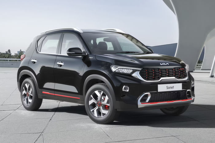 Kia Seltos, Sonet or Hyundai Creta: The SUV with the better seating space? Kia Sonet front quarter