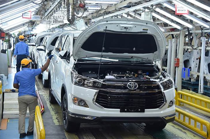 Toyota Innova Crysta production 