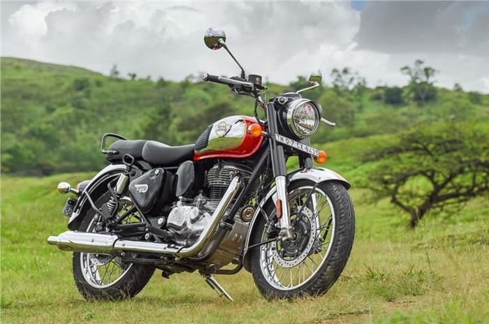 Should I wait for the Bajaj-Triumph 400 or buy Royal Enfield Classic 350? Bajaj-Triumph bike India launch, Royal Enfield Classic 350 price, buying decision explained.