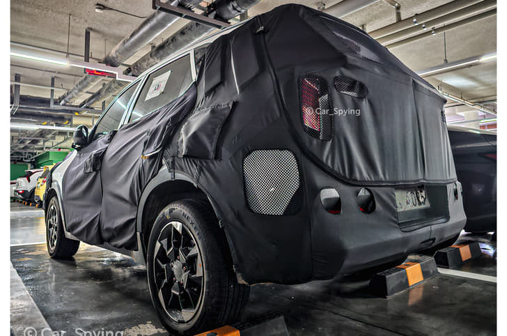 Kia Sonet facelift spied 