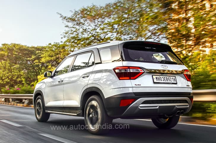 Hyundai Alcazar rear action image