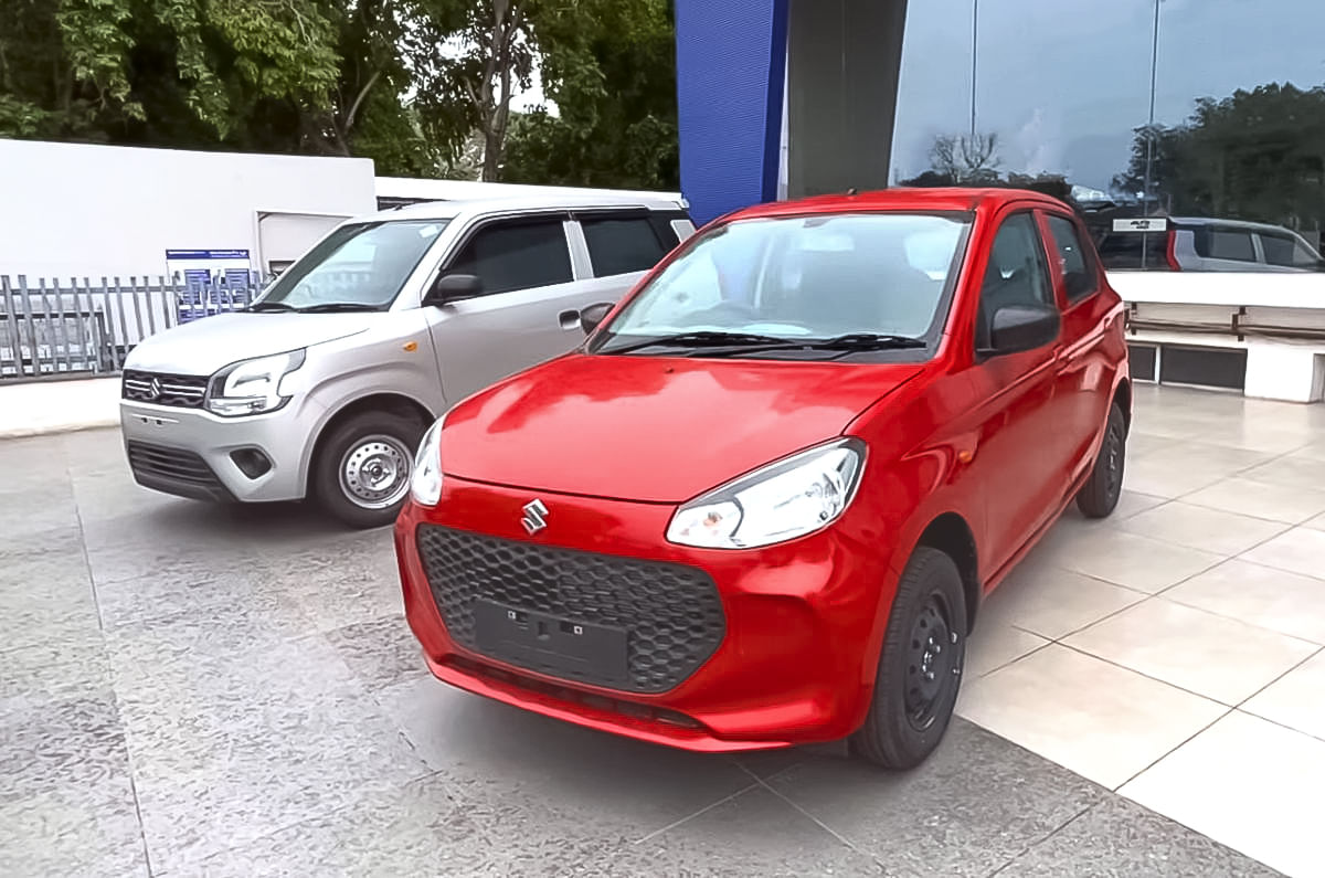 Discounts of up to Rs 57,000 on Maruti Swift, Alto, Wagon...