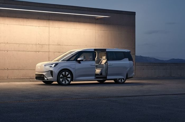 Volvo EM90 MPV revealed