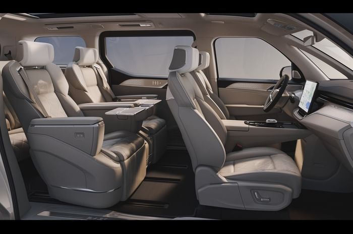 Volvo EM90 MPV revealed