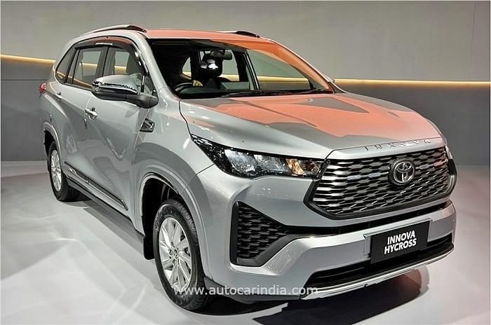 Toyota Innova Hycross waiting period stretches to one year
