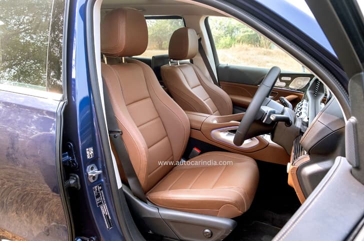 Mercedes-Benz GLS 450 front seats