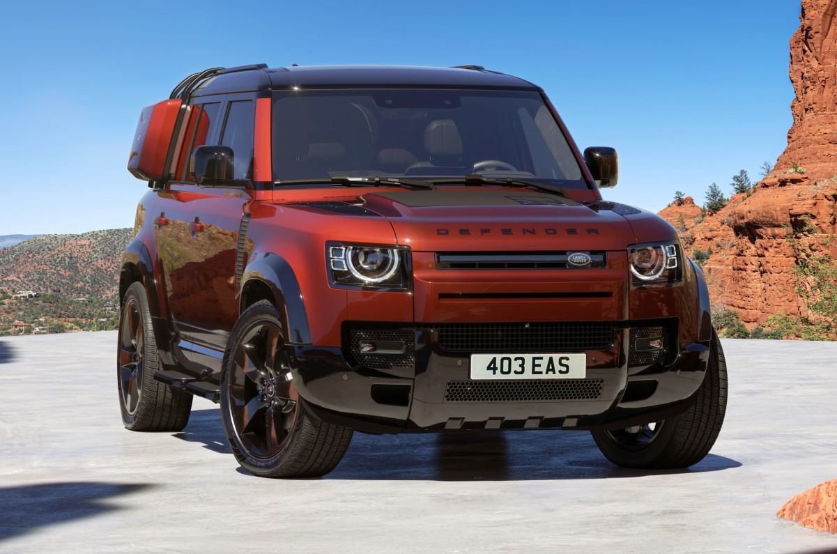 Updated Land Rover Defender revealed with captain chairs ...