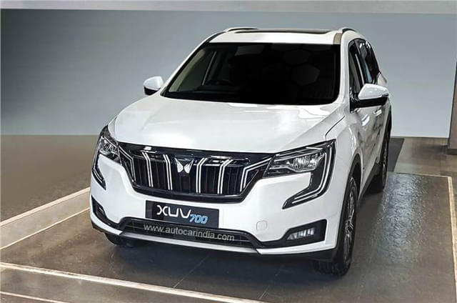 Mahindra XUV700 AX5 Select launched at Rs 16.89 lakh