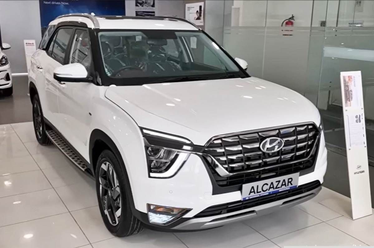 Hyundai Alcazar gets up to Rs 85,000 off ahead of facelif...
