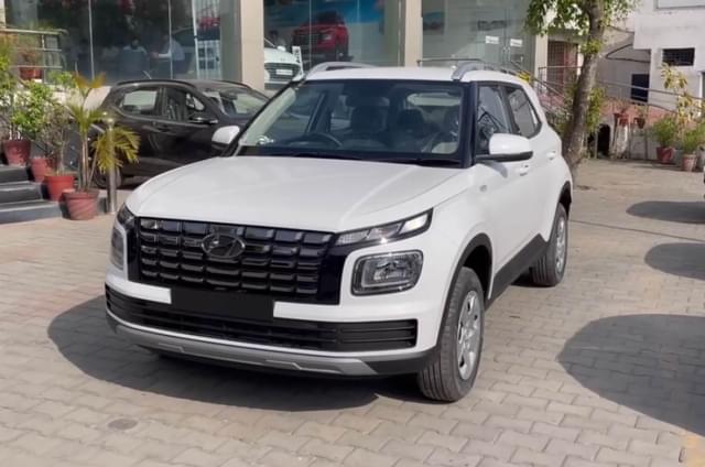 Hyundai Venue with sunroof now starts at Rs 8.23 lakh