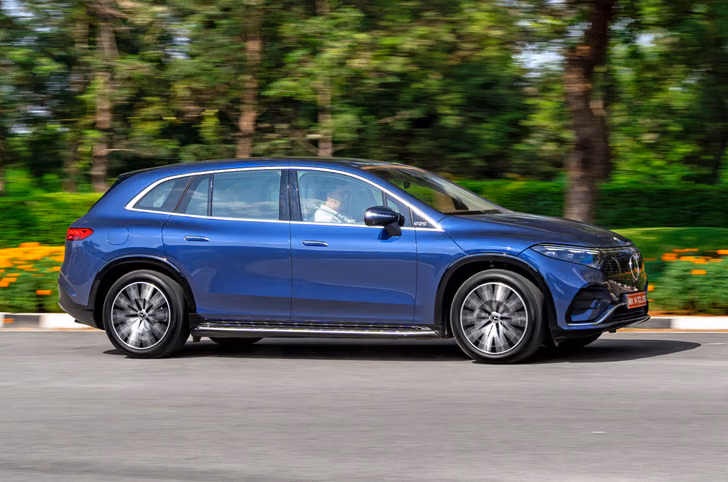 Mercedes EQS SUV review side pan