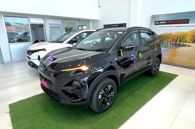 Tata Nexon gets nearly Rs 1 lakh discount this month