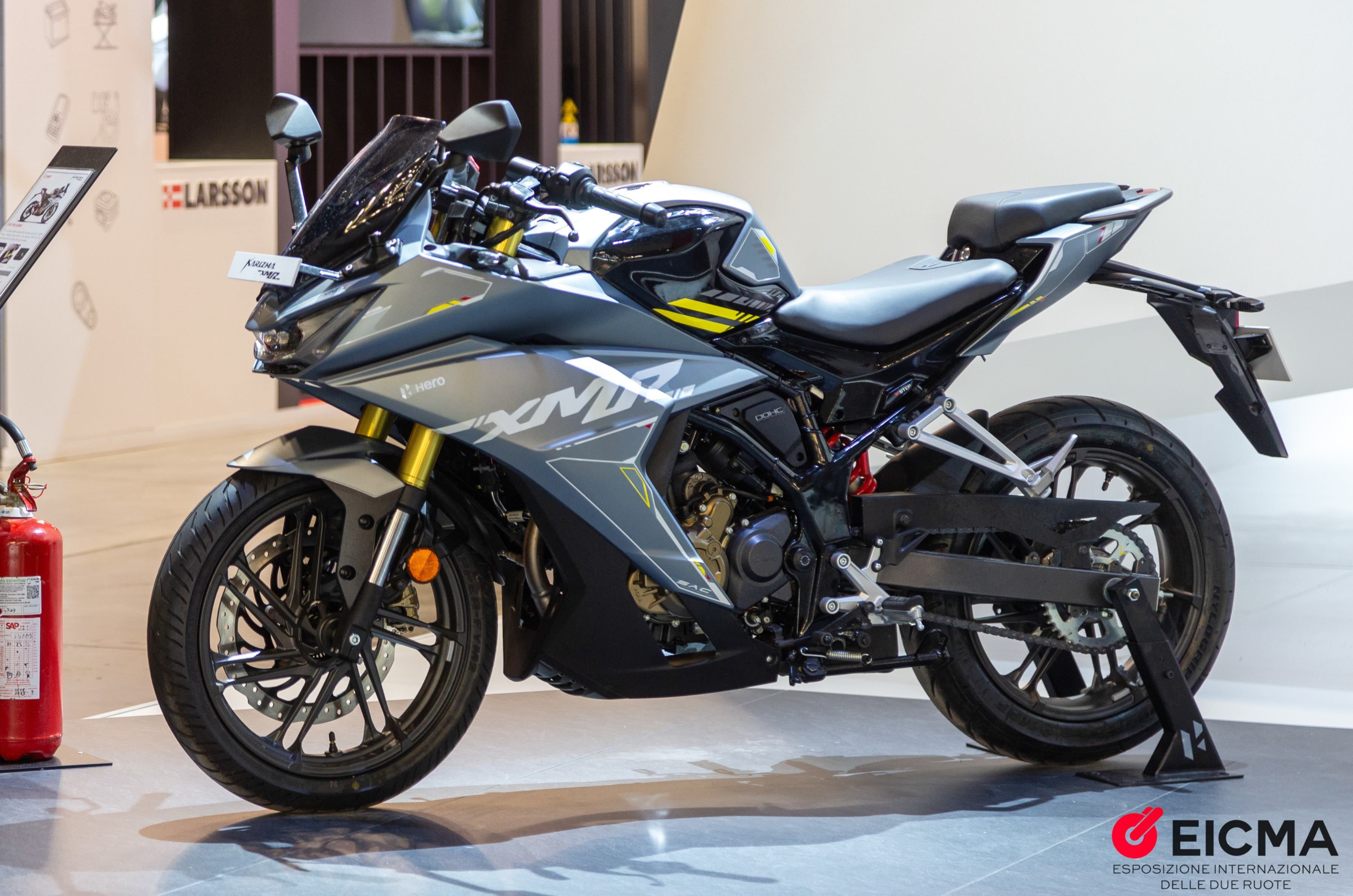Picture of Hero Karizma XMR