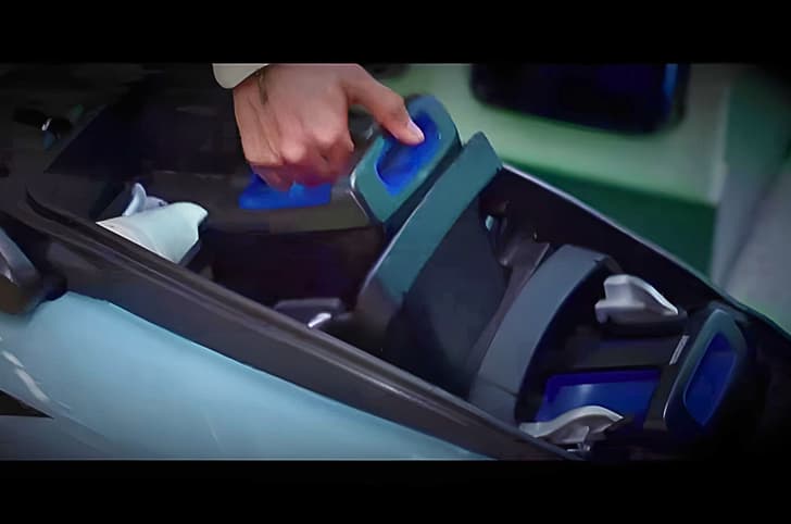 Honda electric scooter gets two removable batteries