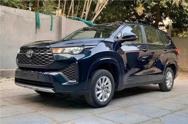 Toyota Innova Hycross sales cross one lakh units in two y...