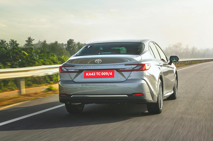 2025 Toyota Camry rear tracking