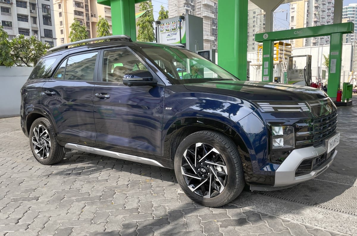 Hyundai Alcazar diesel mileage, real world fuel efficiency, economy ...