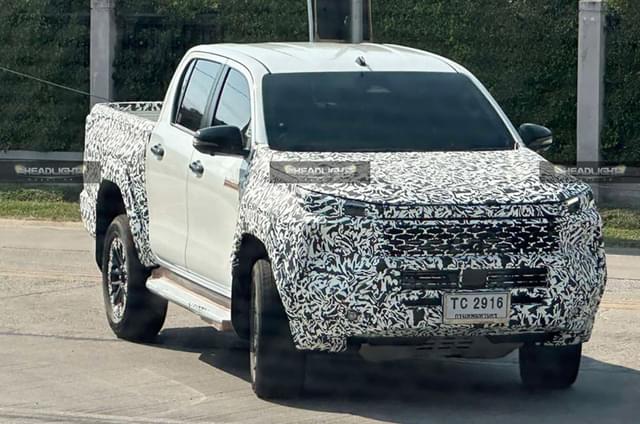 Toyota Hilux facelift spy shots preview new design