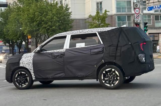 Kia Carens update launch in April, Carens EV in June