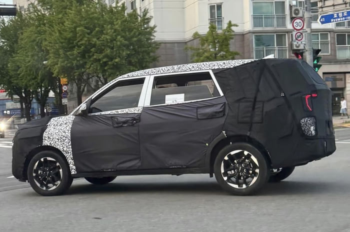 kia carens facelift 2025 reveal date
