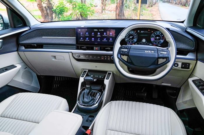 Kia Carens Clavis interior Kia Carens Clavis interior