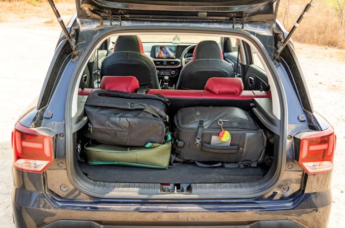 Hyundai Exter CNG boot space